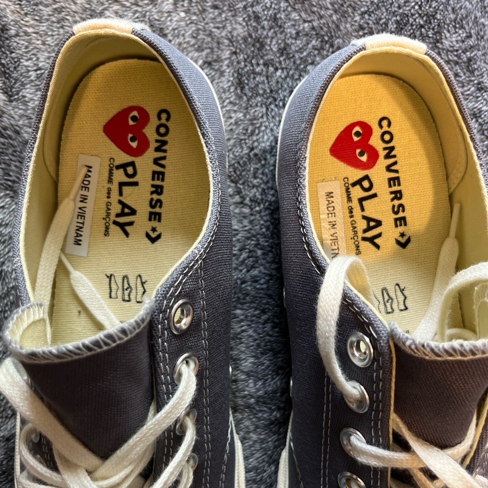 Converse x Comme des Garçons PLAY Chuck 70 - Picture 3 of 13
